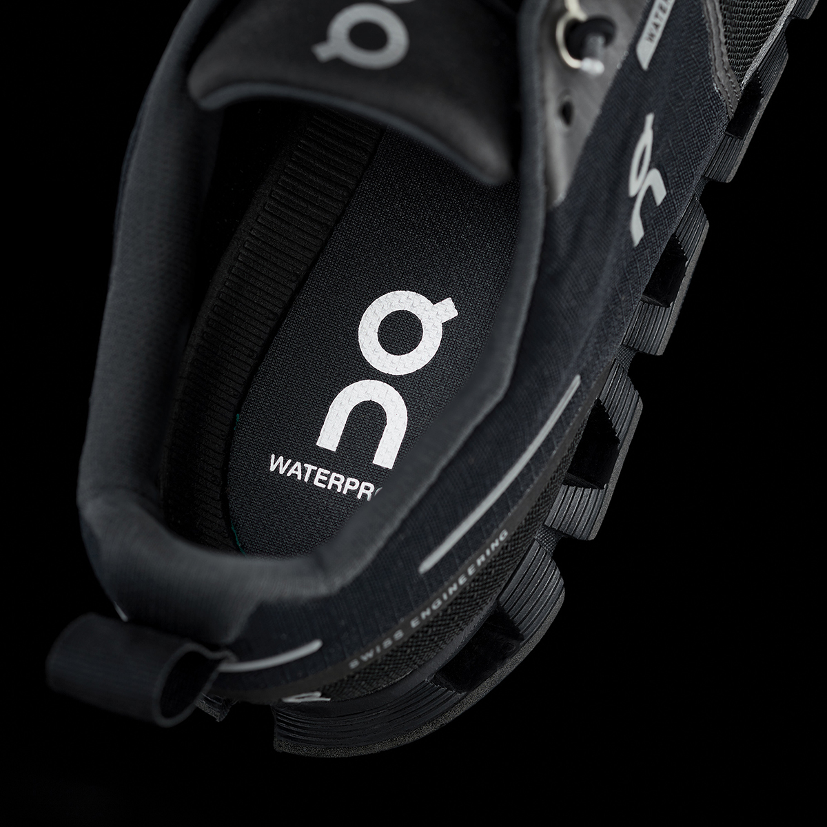 waterproof road running trainers