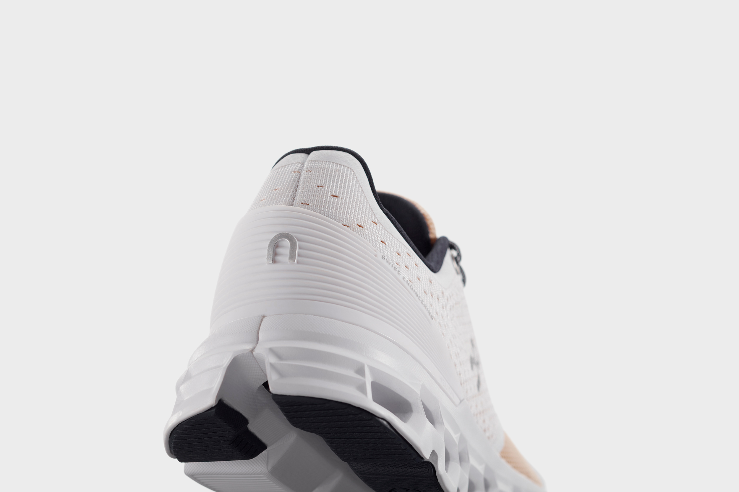 On Cloudstratus Road Running Shoes Women's MEC