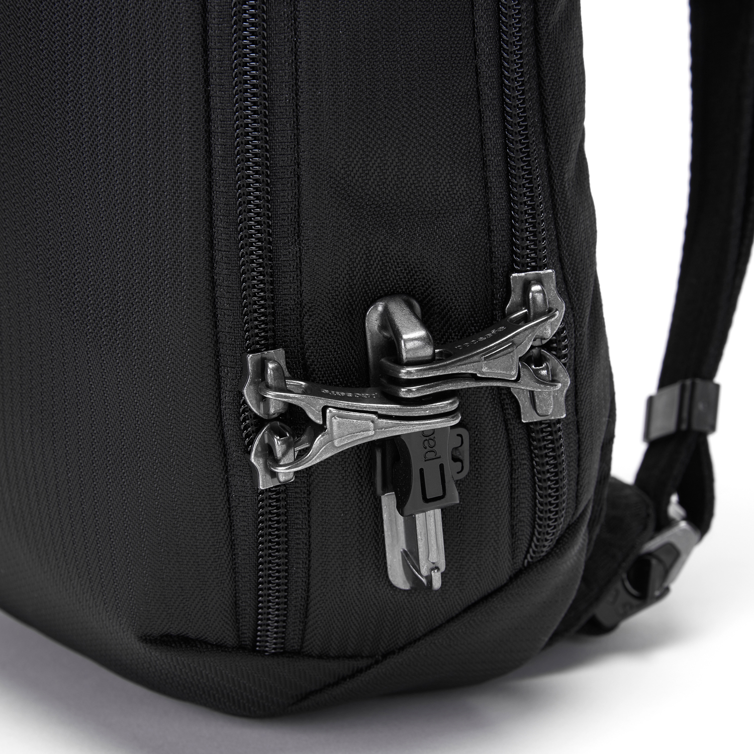 Sac à bandoulière antivol Econyl Vibe 325 de Pacsafe Unisexe MEC